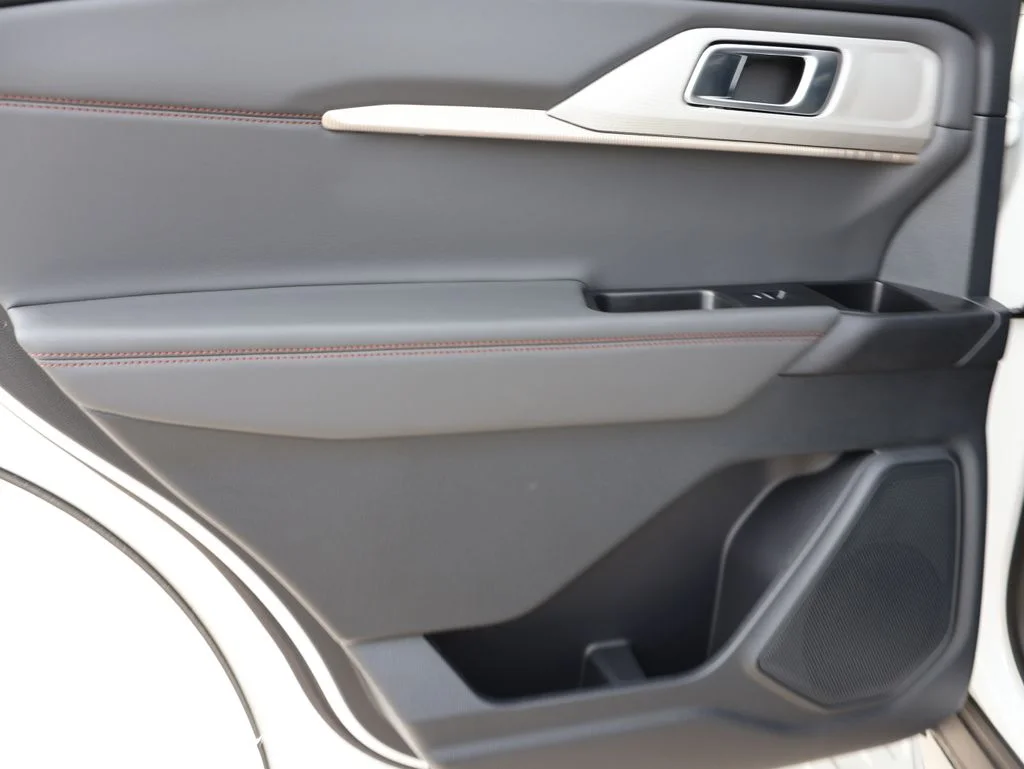 New 2026 Star White Metallic Tri-Coat Ford Active image 19
