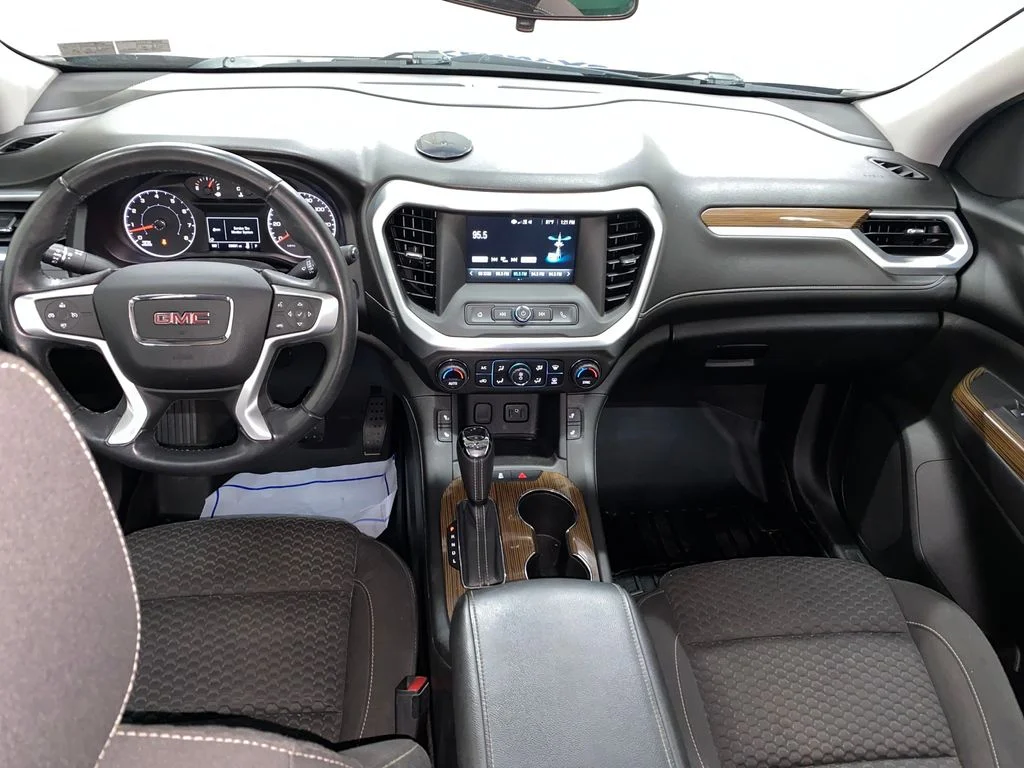 Used 2017 Red GMC SLE-2 image 24