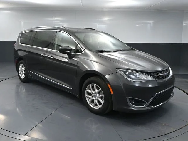 Used 2020 Gray Chrysler Touring L image 1