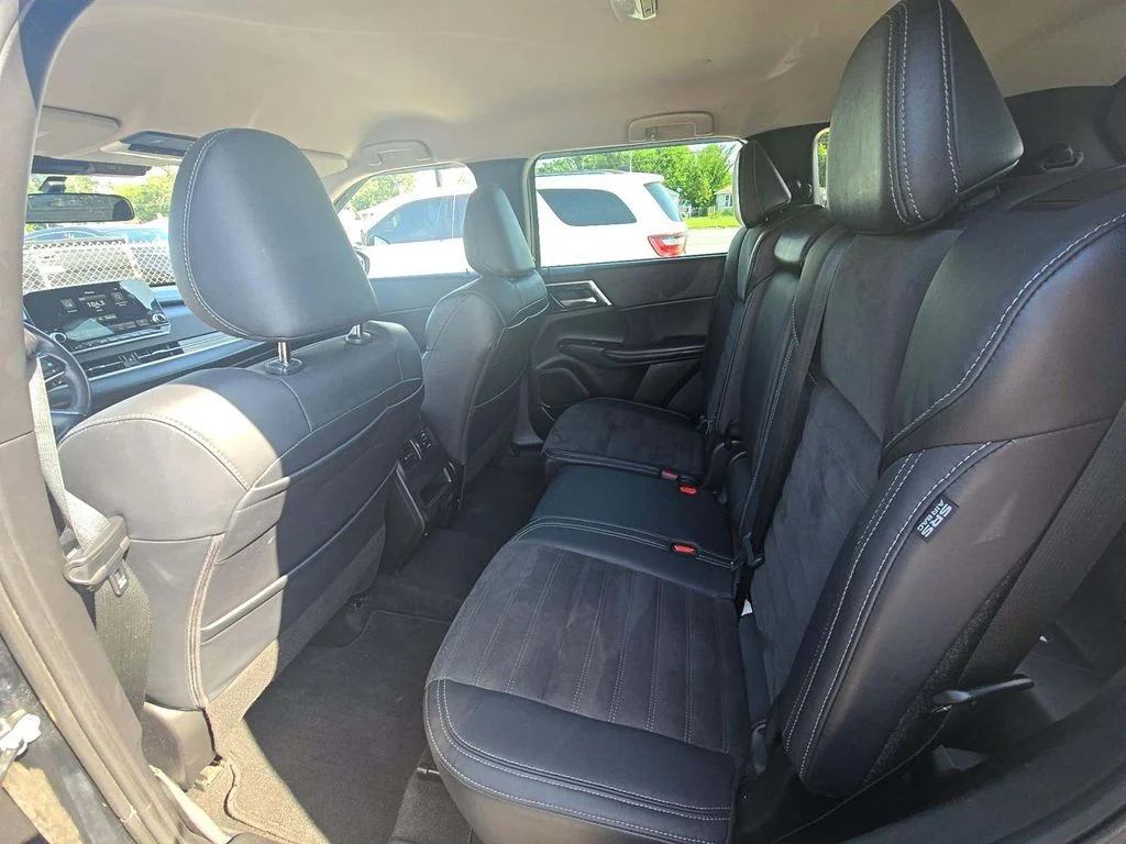 Certified Used 2023 Black Mitsubishi SE image 5