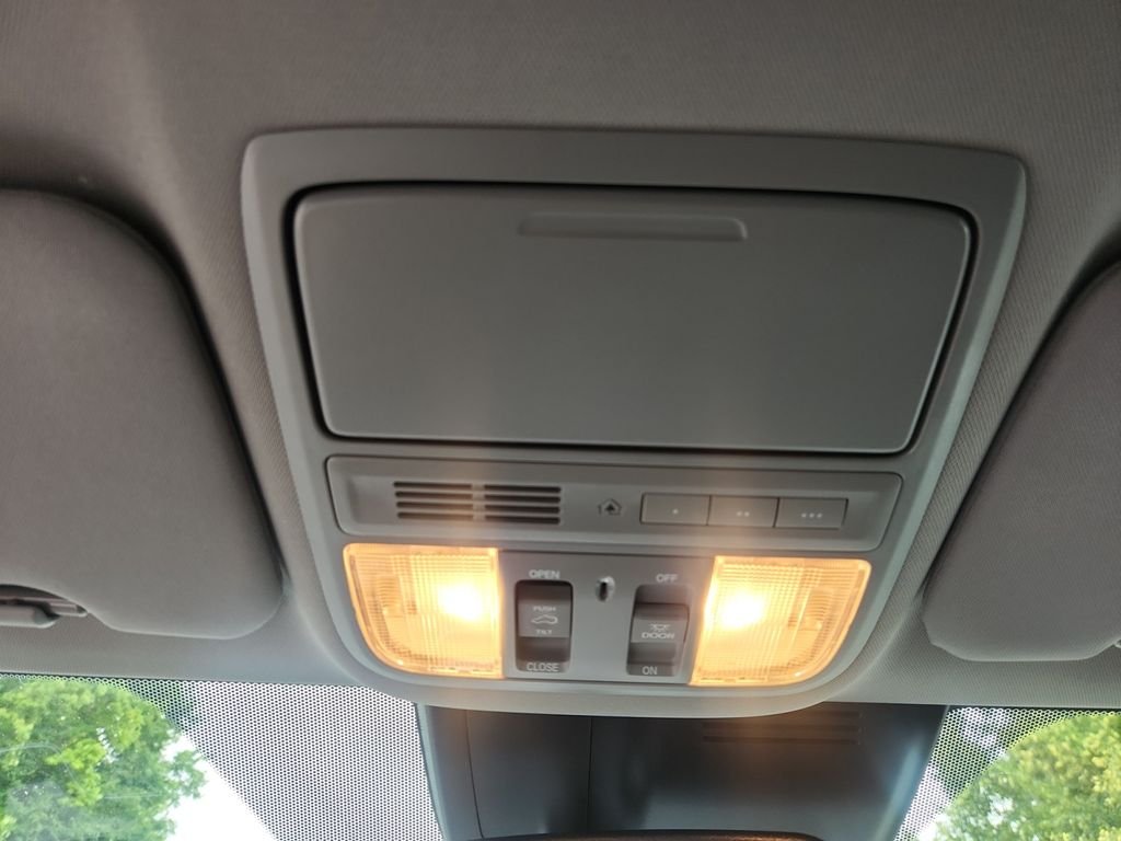 Used 2019  Honda Touring image 29