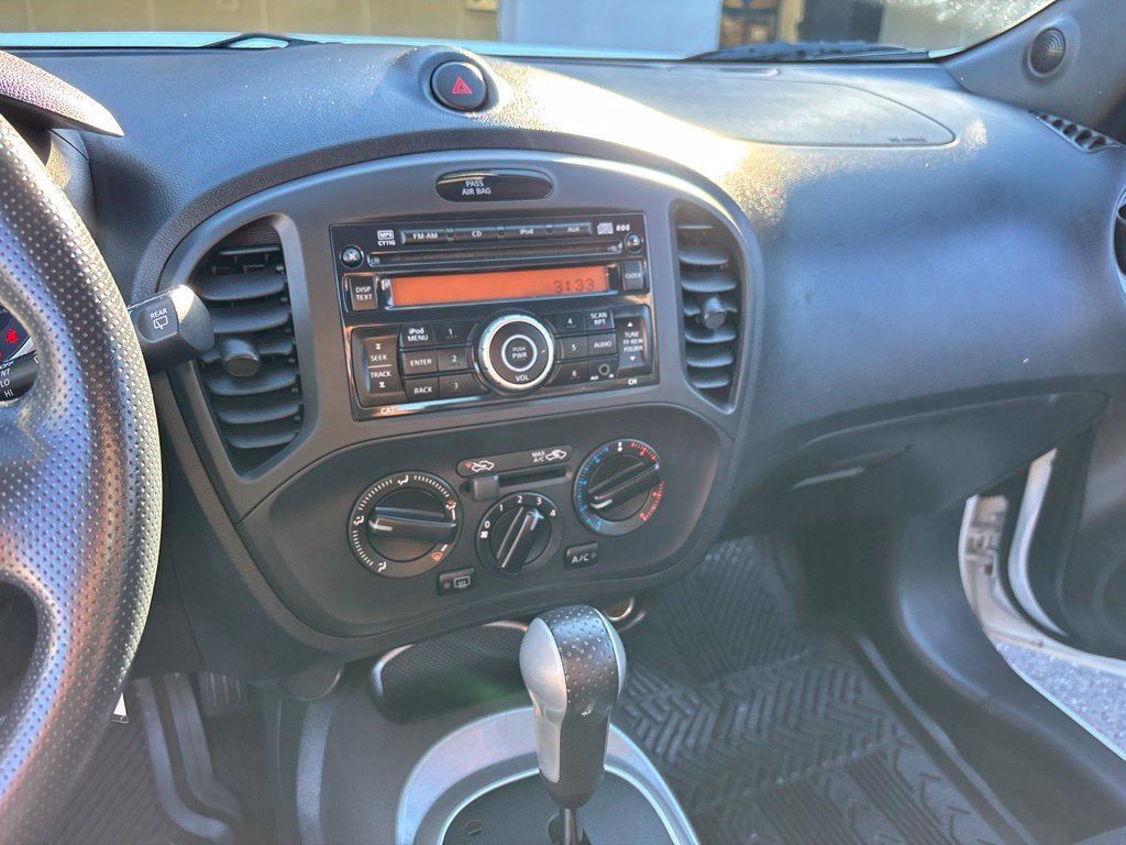Used 2014 White Nissan S image 15