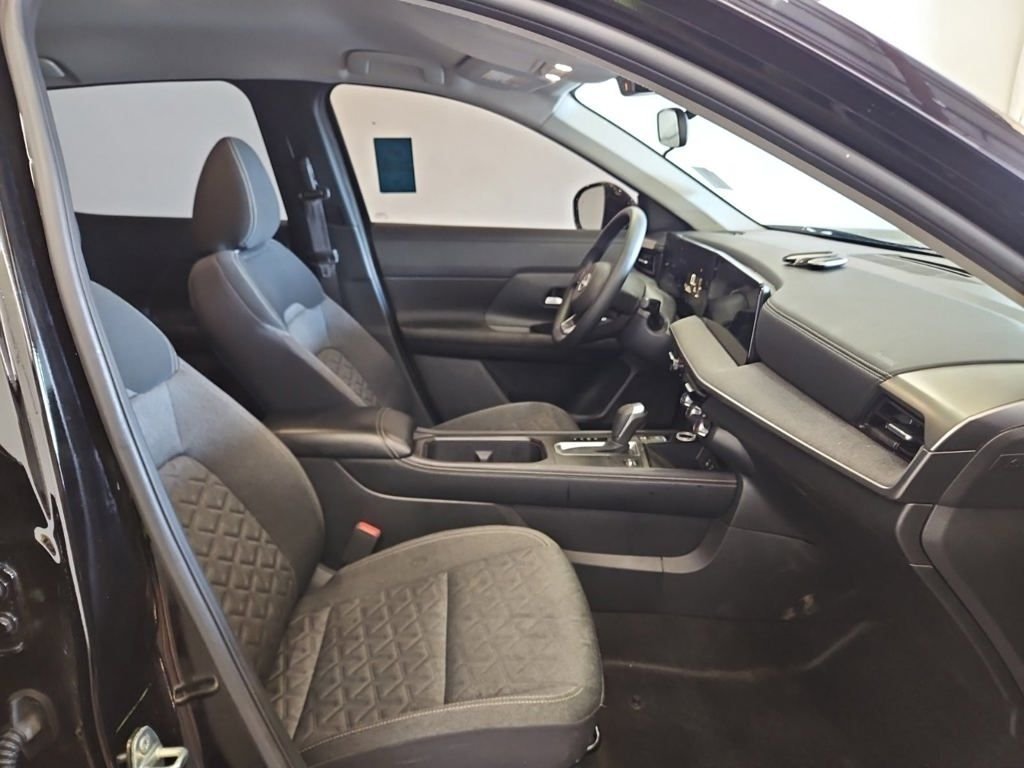 Used 2025 Black Nissan SV image 2