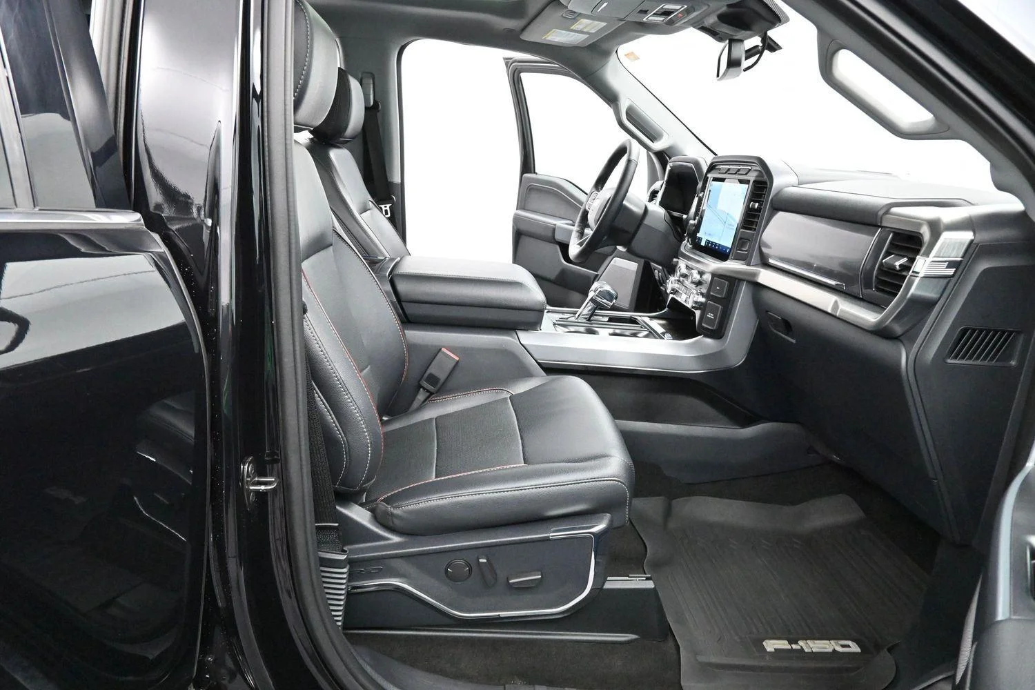 Used 2023 Black Ford XL image 31
