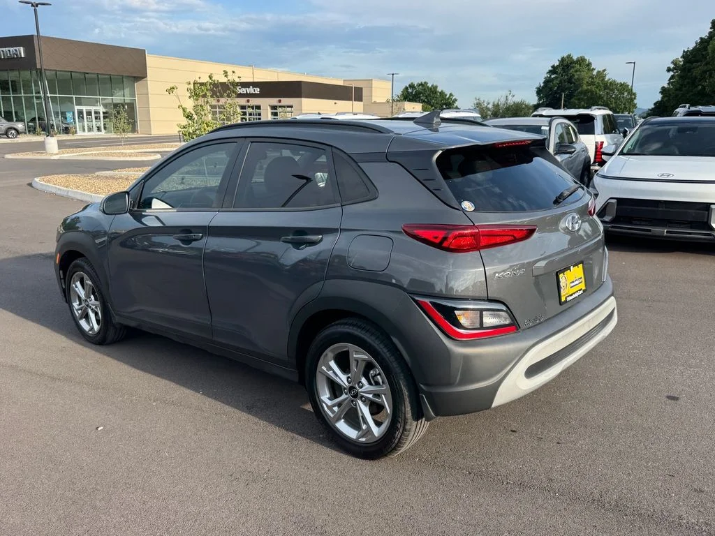 Used 2023 Gray Hyundai SEL image 4