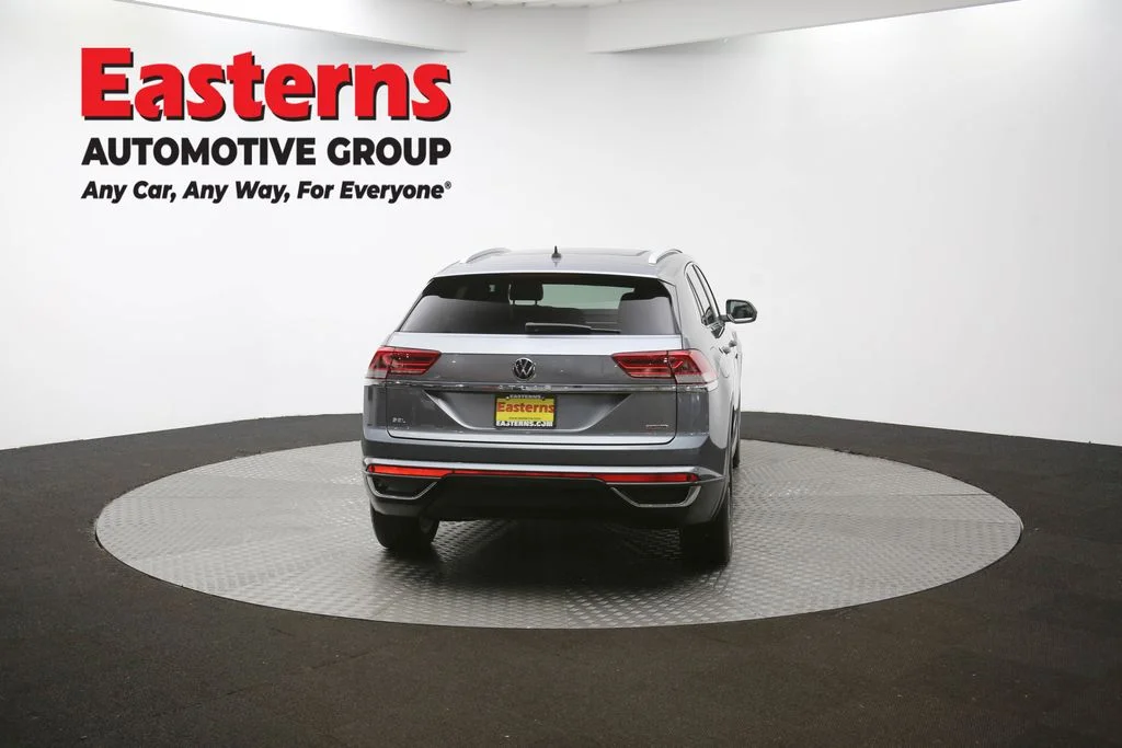 Used 2021 Gray Volkswagen 2.0T SEL image 39