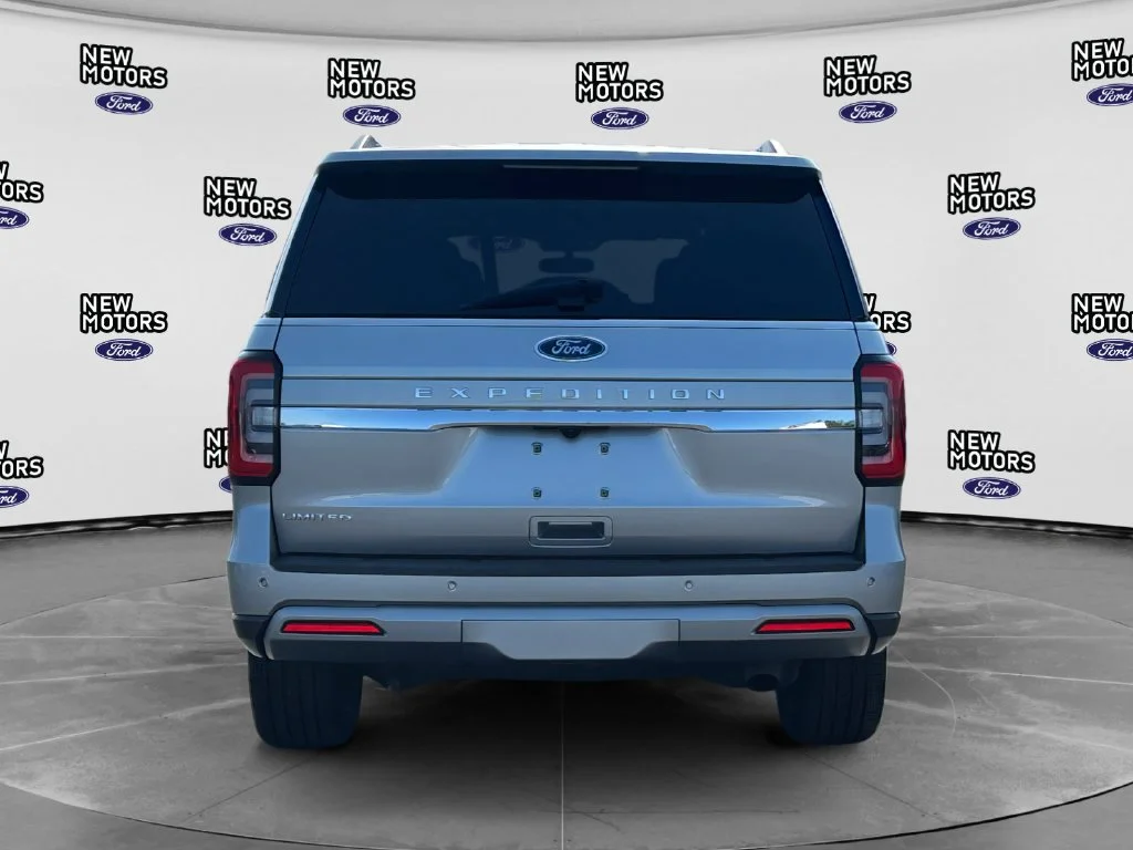 Used 2022 Silver Metallic Ford Limited image 4