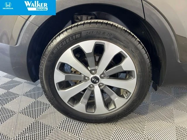 Used 2021 Green Kia EX image 52