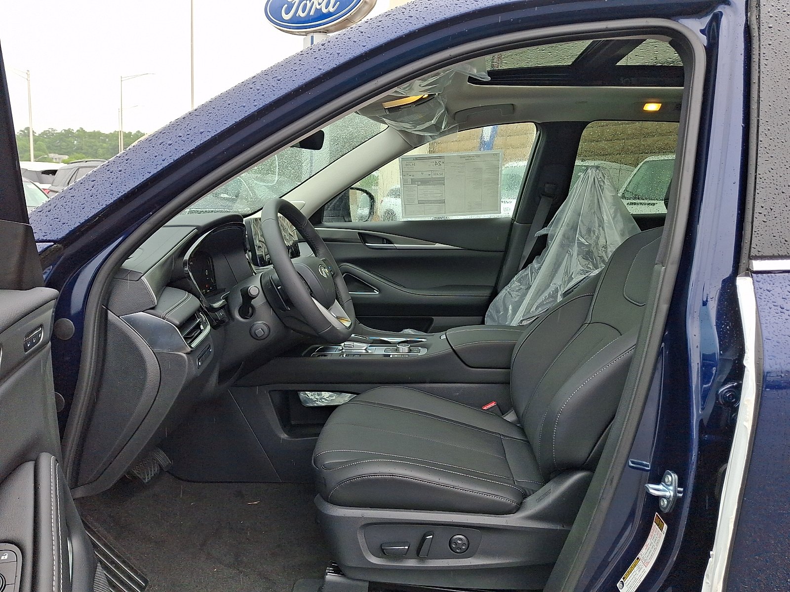 New 2027 GRAND BLUE INFINITI Luxe AWD image 6