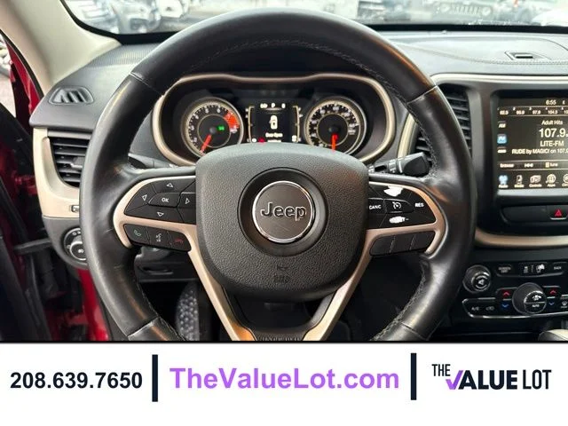 Used 2016 Red Jeep Latitude image 23