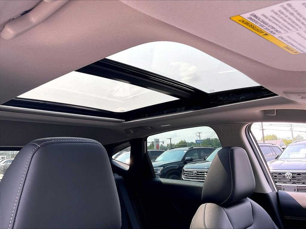 New 2026 Champagne Silver Metallic Nissan SL image 18