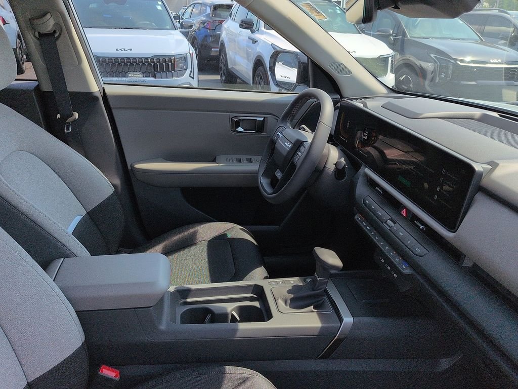 New 2027 Pale Gray Kia S image 7