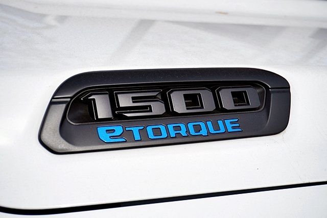 New 2026 Bright White Clear-Coat Exterior Paint RAM Big Horn/Lone Star image 11