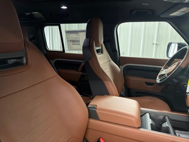 New 2026 Borasco Grey Land Rover OCTA image 22