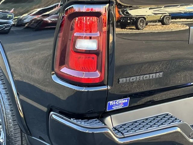 New 2026 Diamond Black Crystal Pearl-Coat Exterior Paint RAM Big Horn/Lone Star image 6