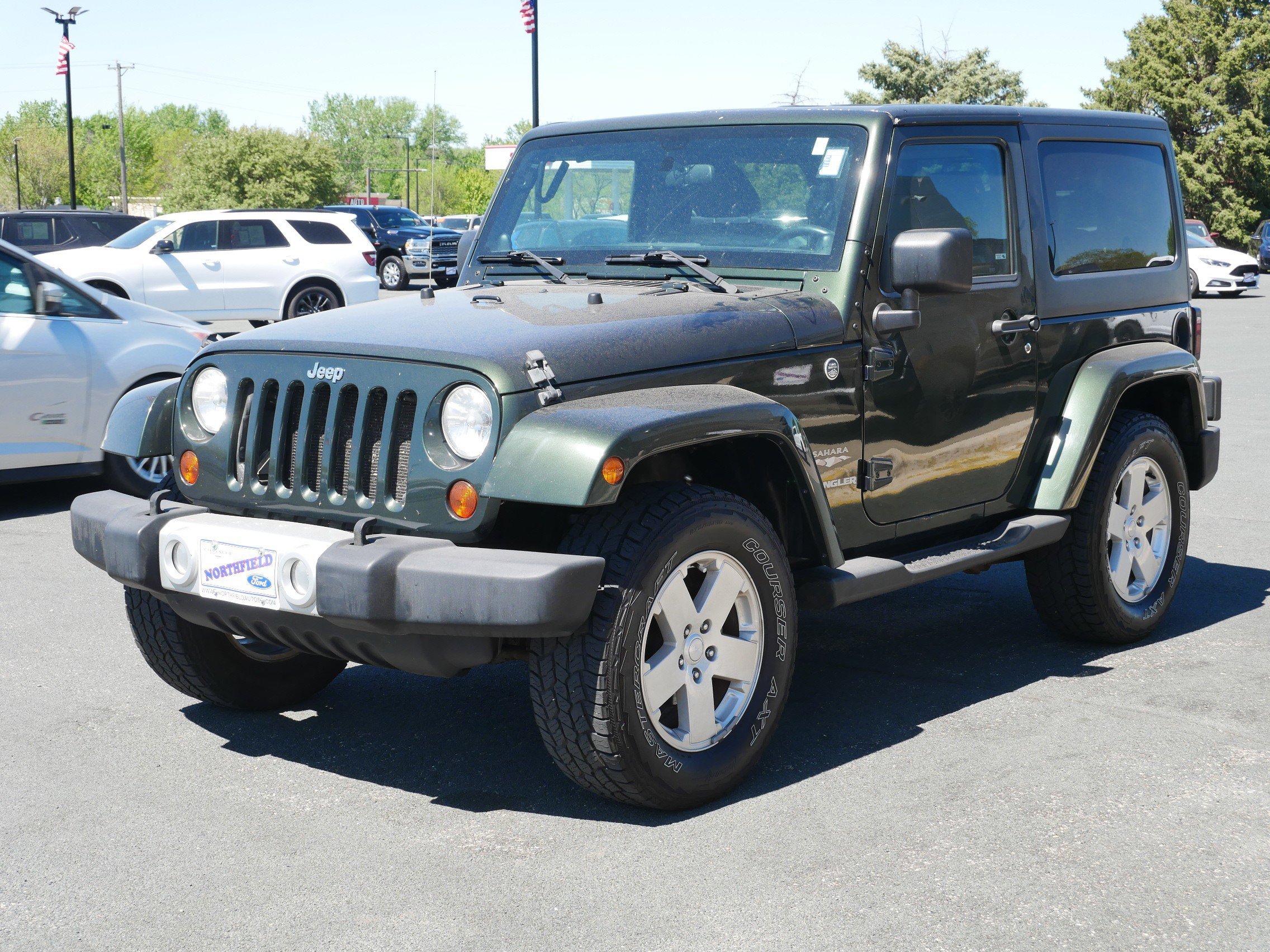 Used 2011 Natural Green Pearl Jeep Sahara image 4