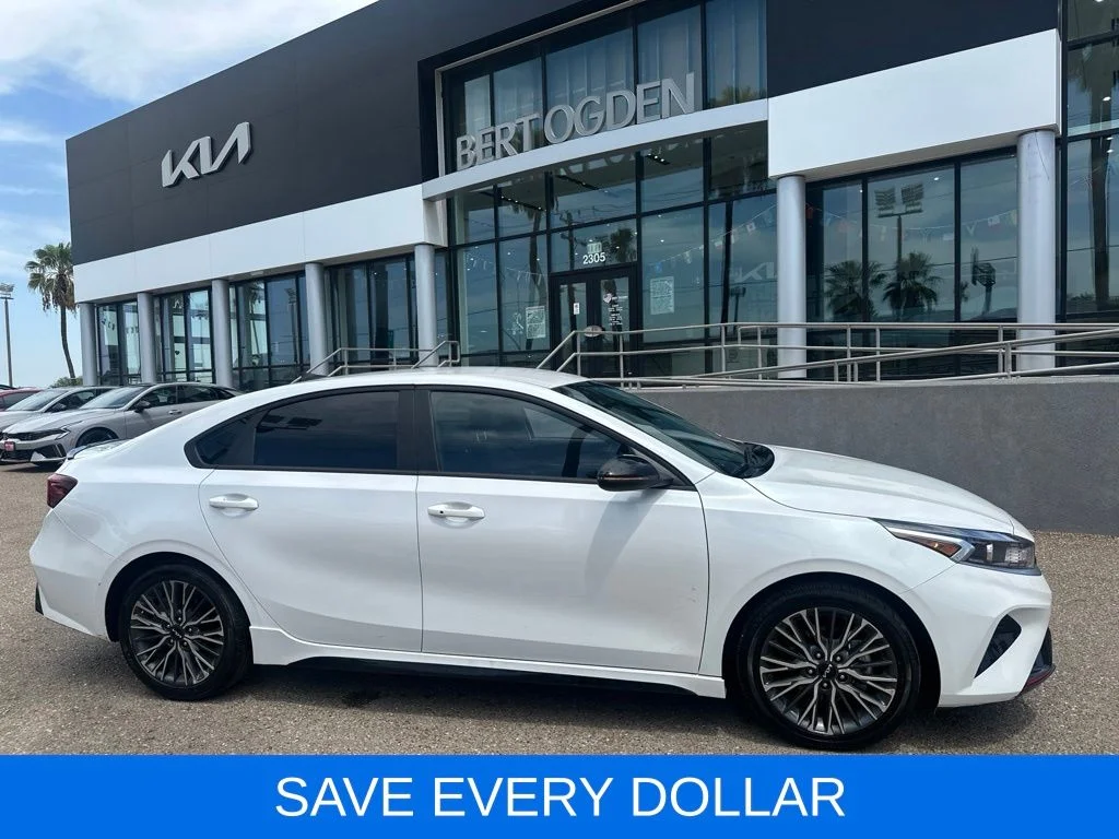 Used 2024 White Kia GT-Line image 3