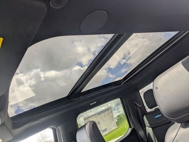 New 2026 Avalanche Ford Platinum® image 17
