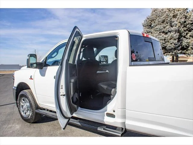 2026 RAM 3500 Tradesman - Photo 37