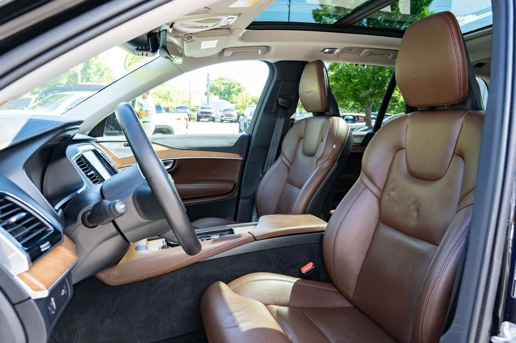 Used 2019 Black Volvo T6 Inscription image 22