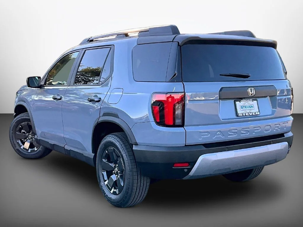 New 2026 Sonic Gray Pearl Honda RTL image 4