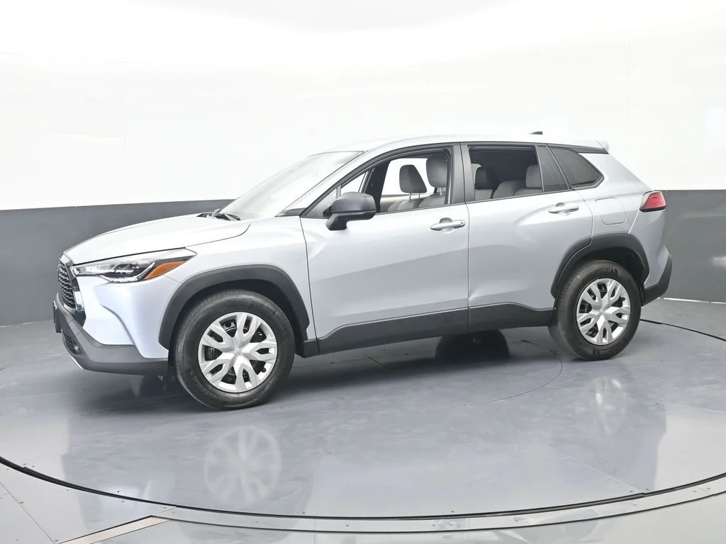 Used 2025 Silver Toyota L image 2