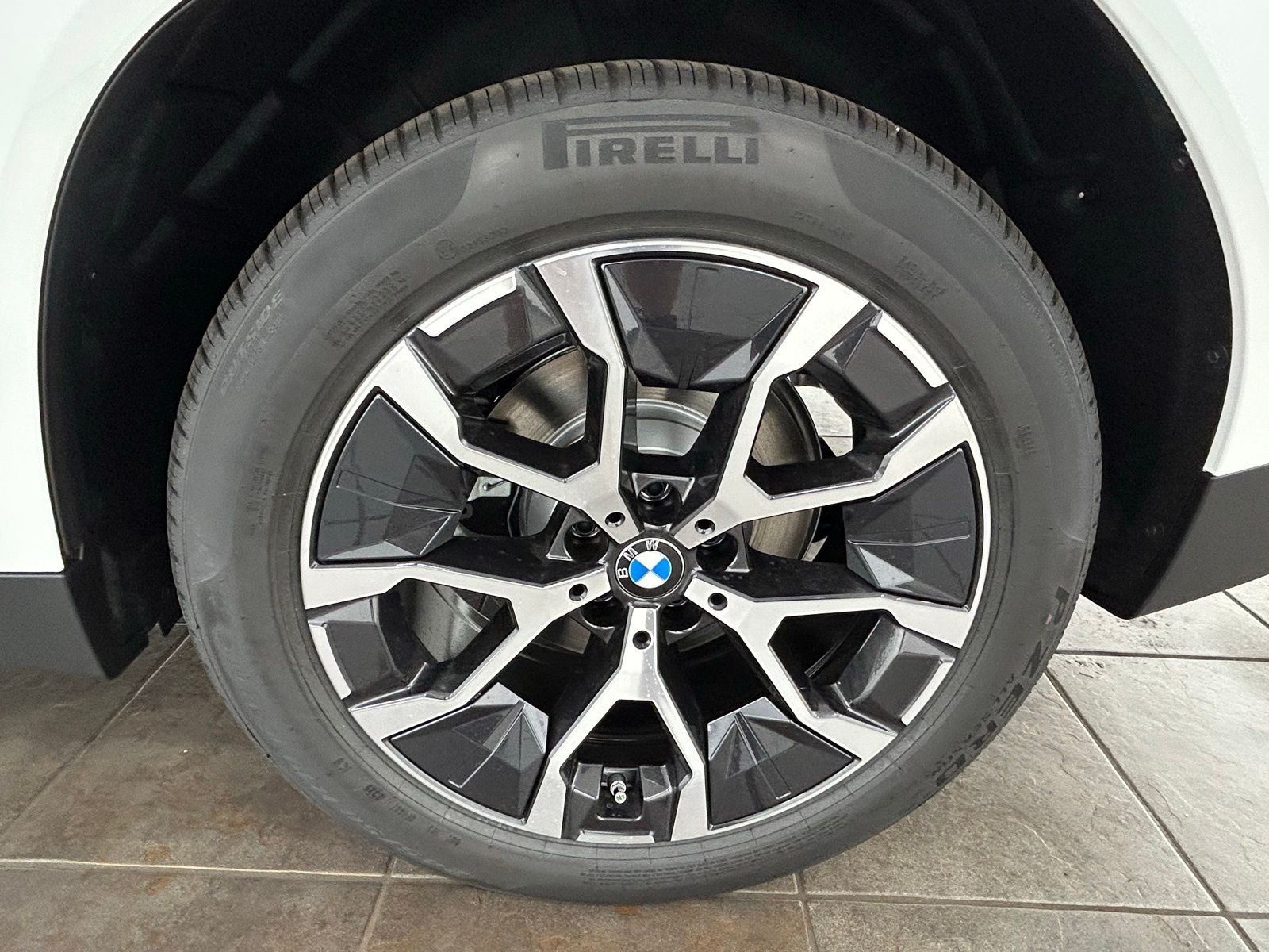 New 2026 Alpine White BMW 30 xDrive image 33