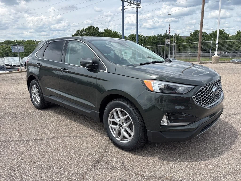 2023 Ford Edge SEL AWD's photo