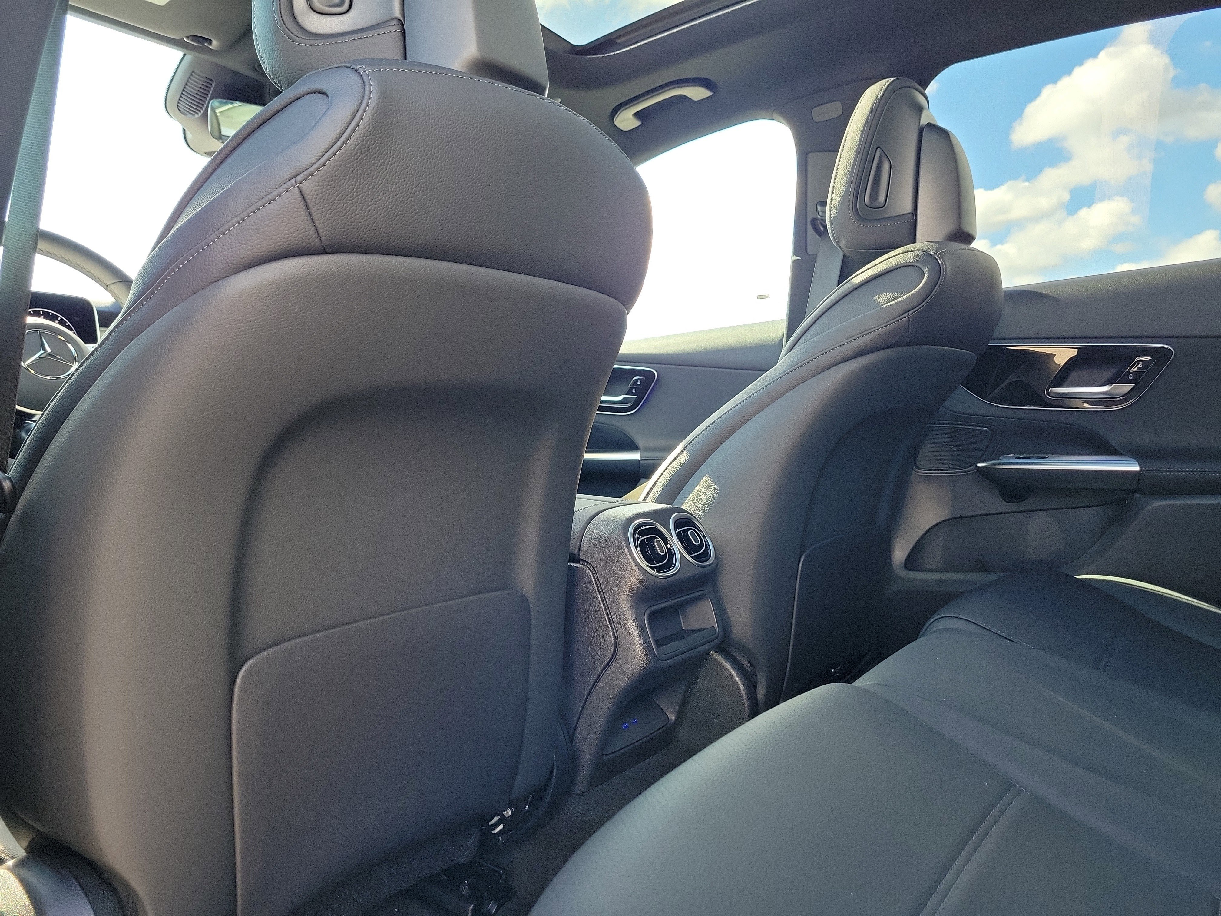 New 2026 MANUFAKTUR Alpine Grey Mercedes-Benz GLC 300 image 12