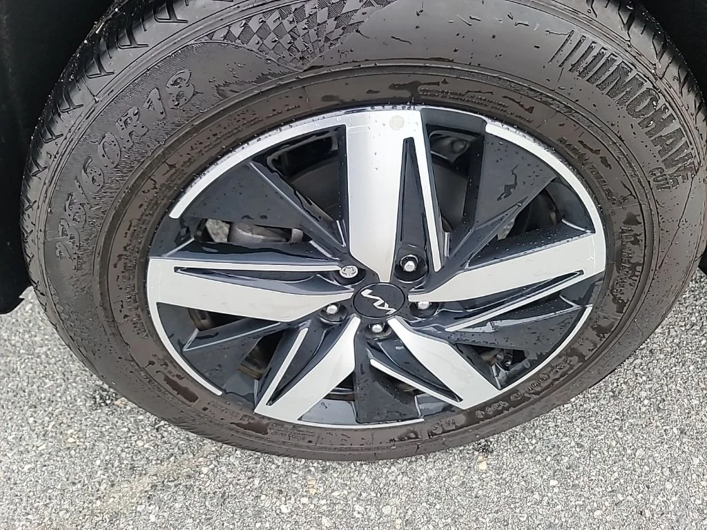 Certified Used 2023 Silver Kia S image 8