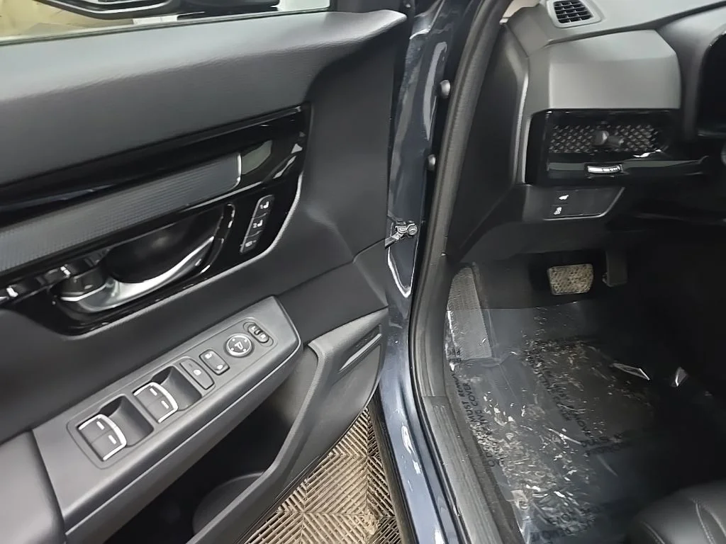 Used 2024 Gray Honda EX-L image 28