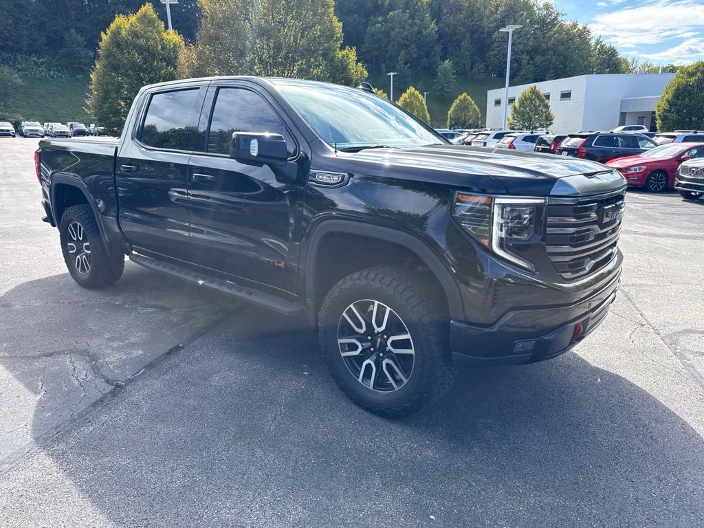 Used 2022 Onyx Black GMC AT4 image 8