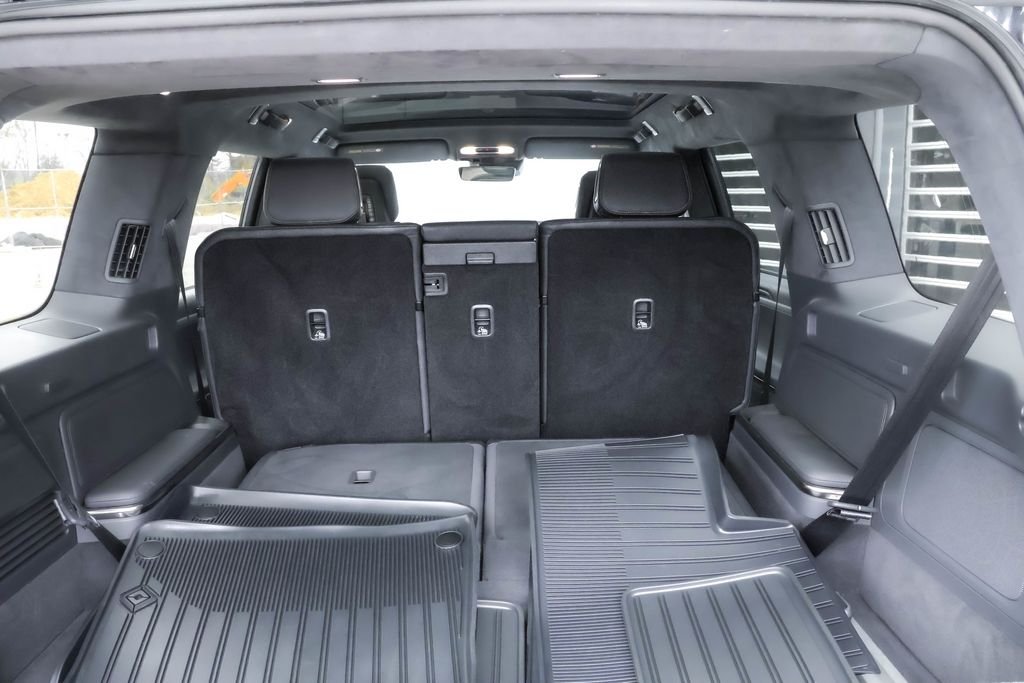 Used 2022  Rivian Launch Edition image 24