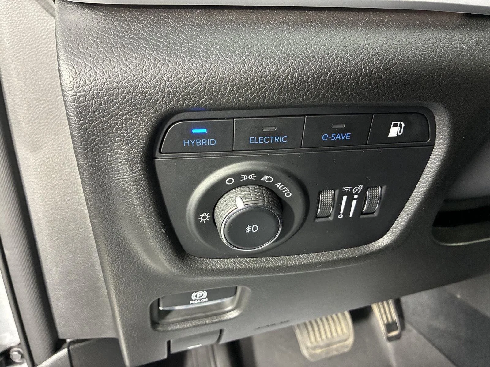 Used 2023 Silver Zynith Jeep Trailhawk image 29