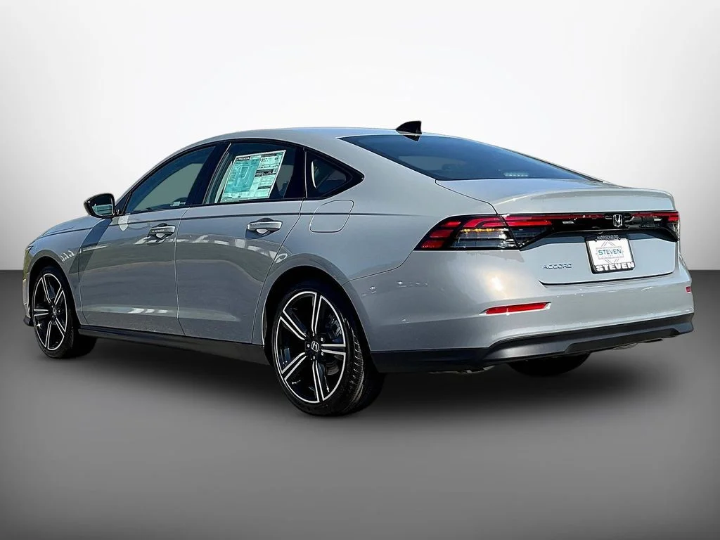 New 2026 Urban Gray Pearl Honda SE image 4