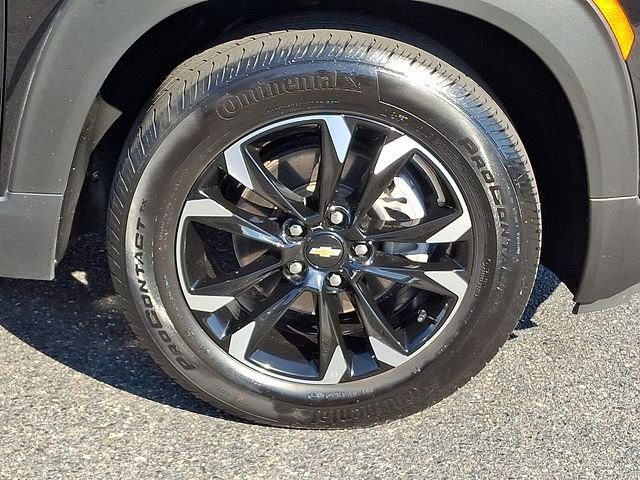 Used 2023 Black Chevrolet LT image 9