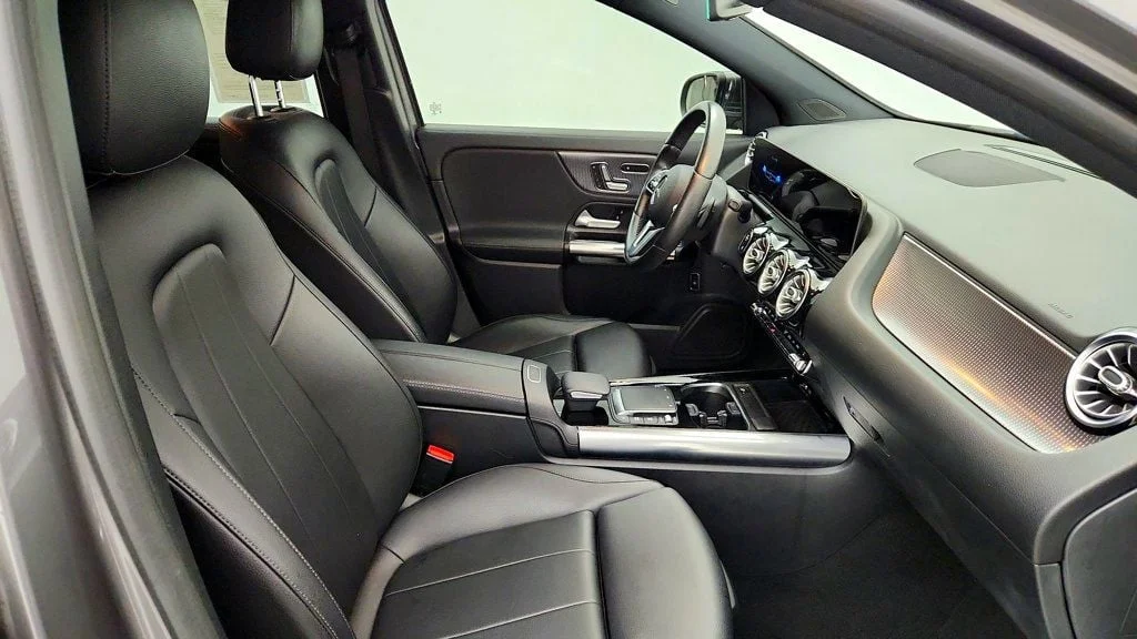 Used 2021 Mountain Grey Metallic Mercedes-Benz GLA 250 4MATIC® SUV w/ Premium Pkg & Heated Front Seats image 20