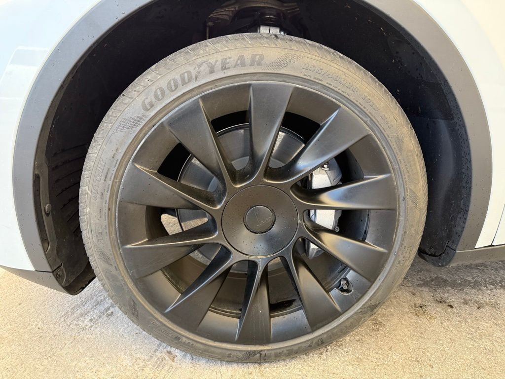 Used 2023 Pearl White Multi-Coat Tesla Long Range image 10