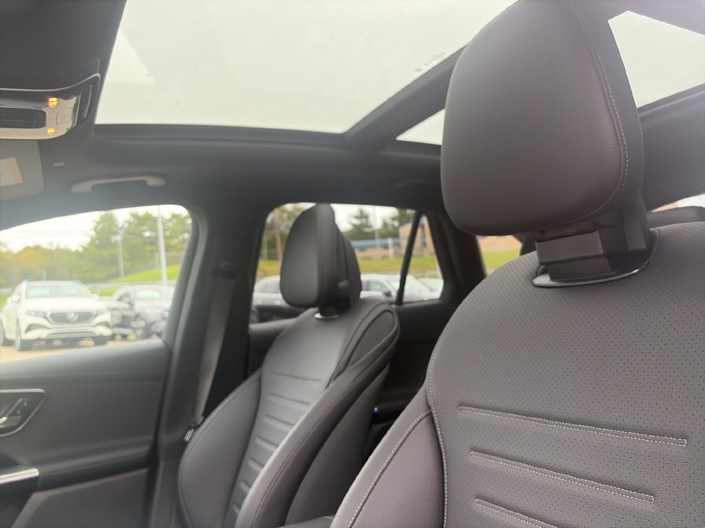 Used 2026 Silver Mercedes-Benz GLC 300 image 15