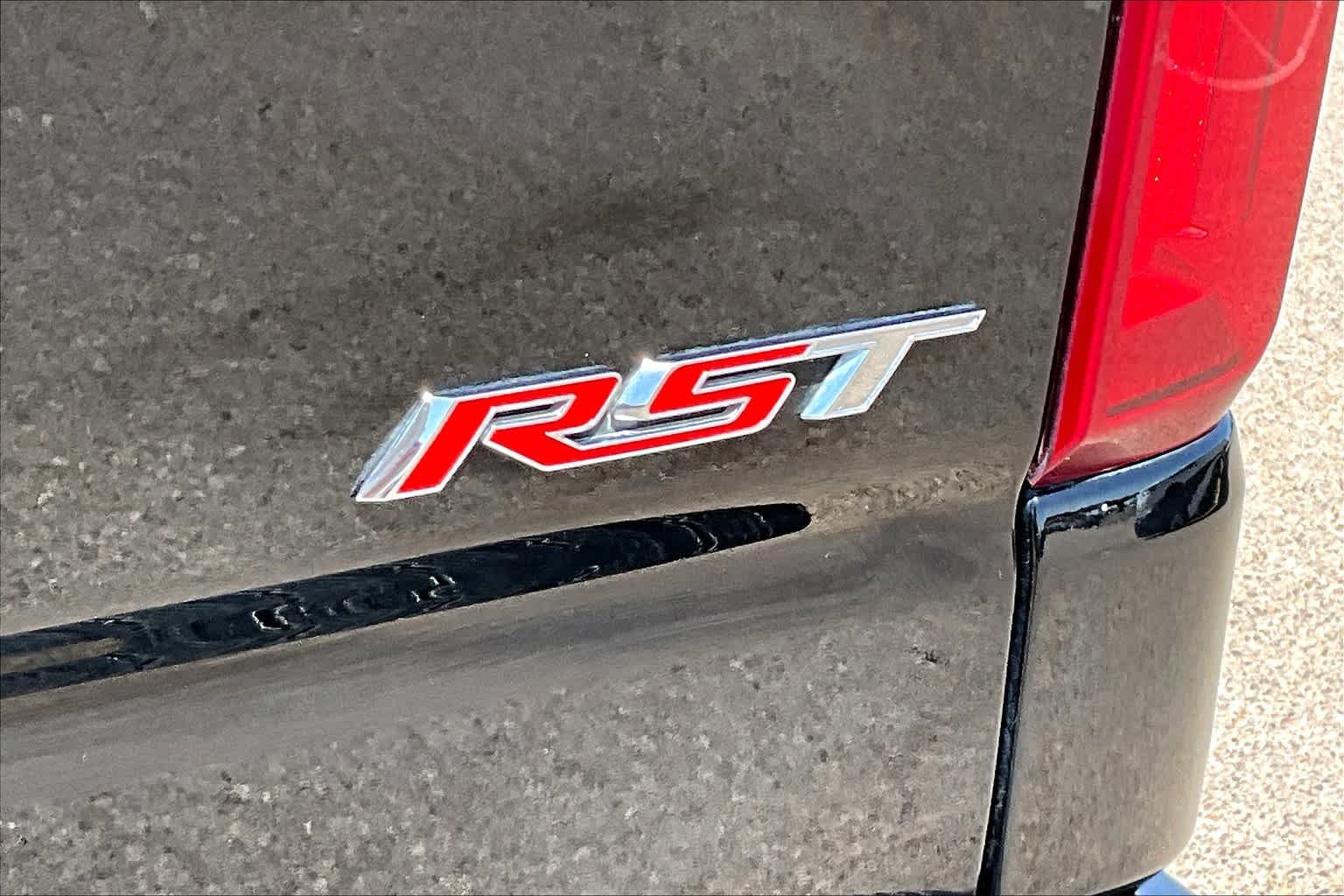 Used 2022 Black Chevrolet RST image 9