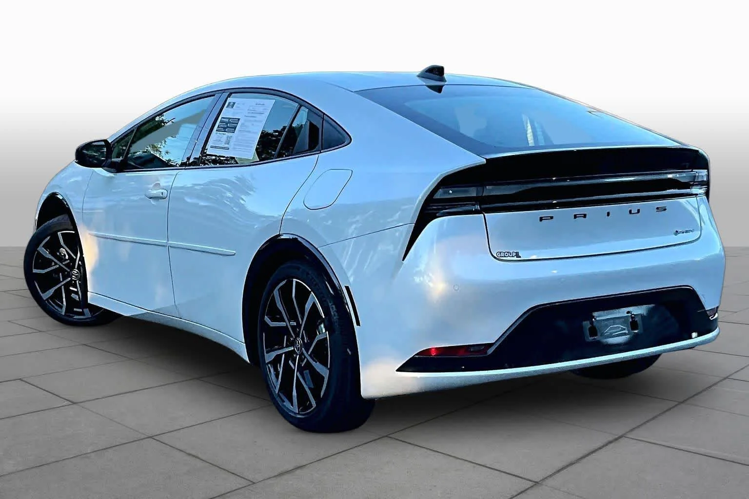 2026 Toyota Prius Plug-in Hybrid XSE - Photo 12