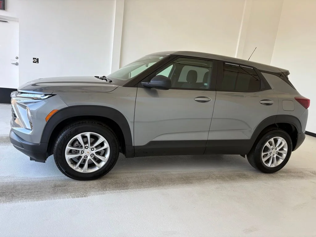 Used 2025 Gray Chevrolet LS image 15