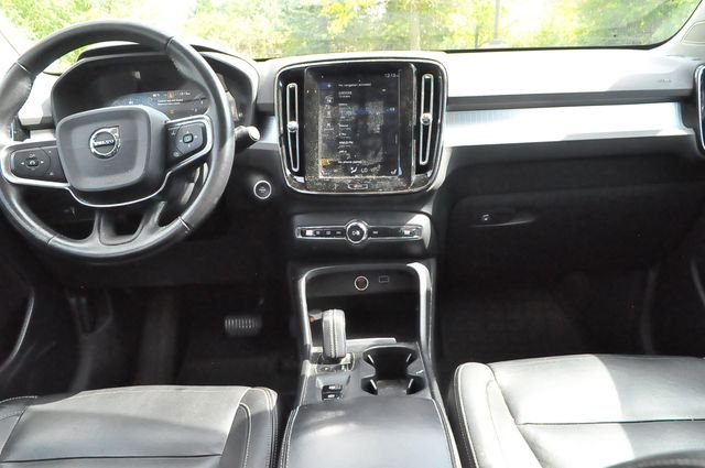 Used 2019 Silver Volvo Momentum image 17