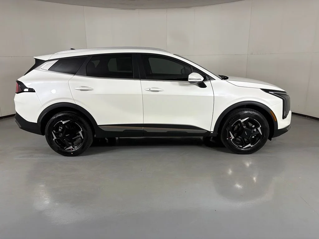 New 2027 White Kia EX image 9