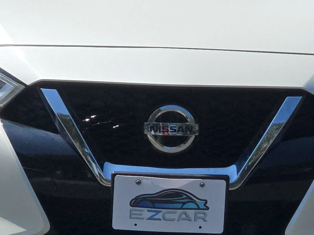 Used 2020 White Nissan 3.5 SL image 17
