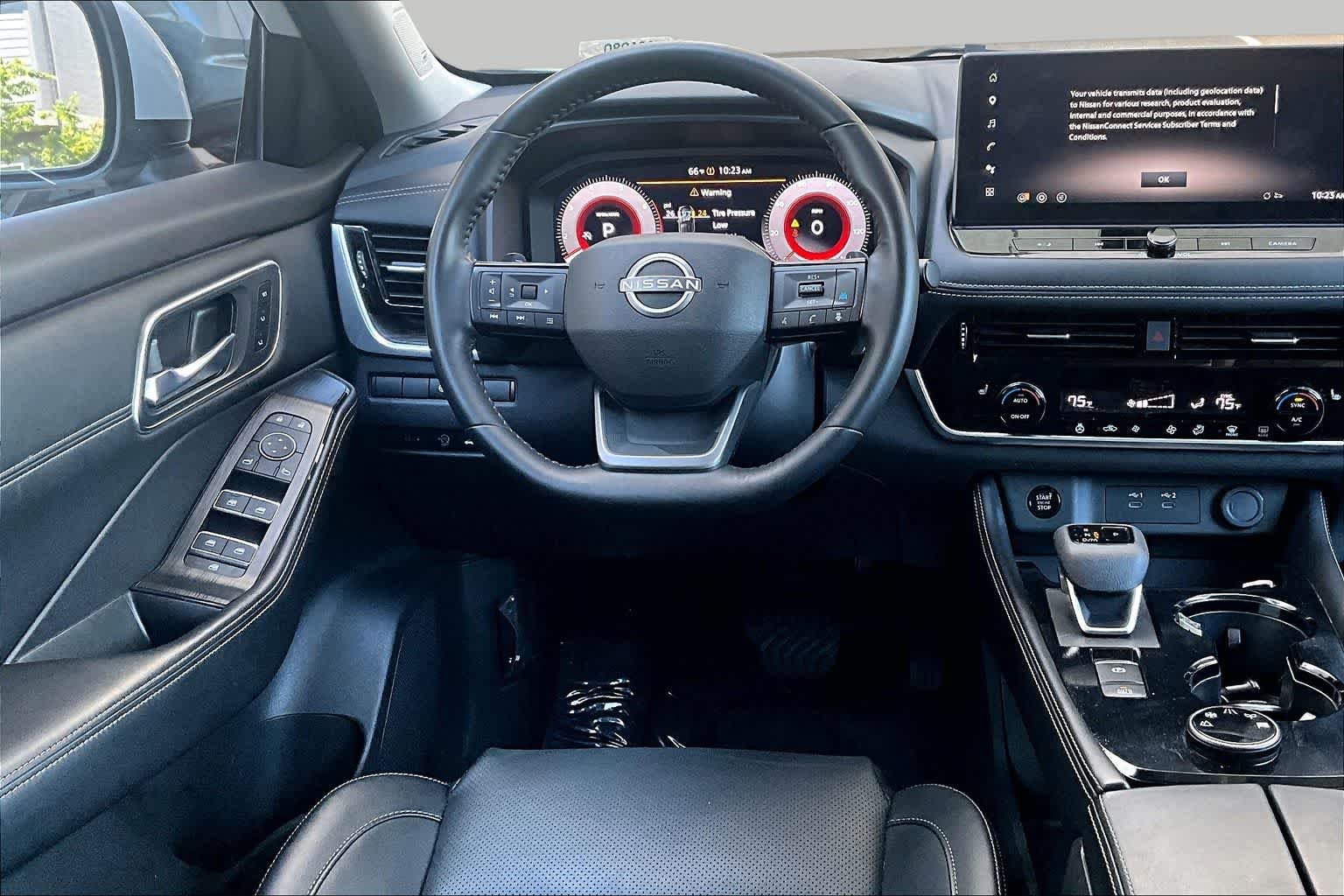 Used 2025 Everest White Pearl Nissan Platinum image 6