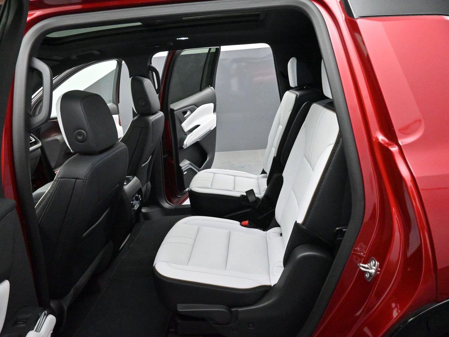 Used 2025 Radiant Red Tintcoat Chevrolet High Country image 31