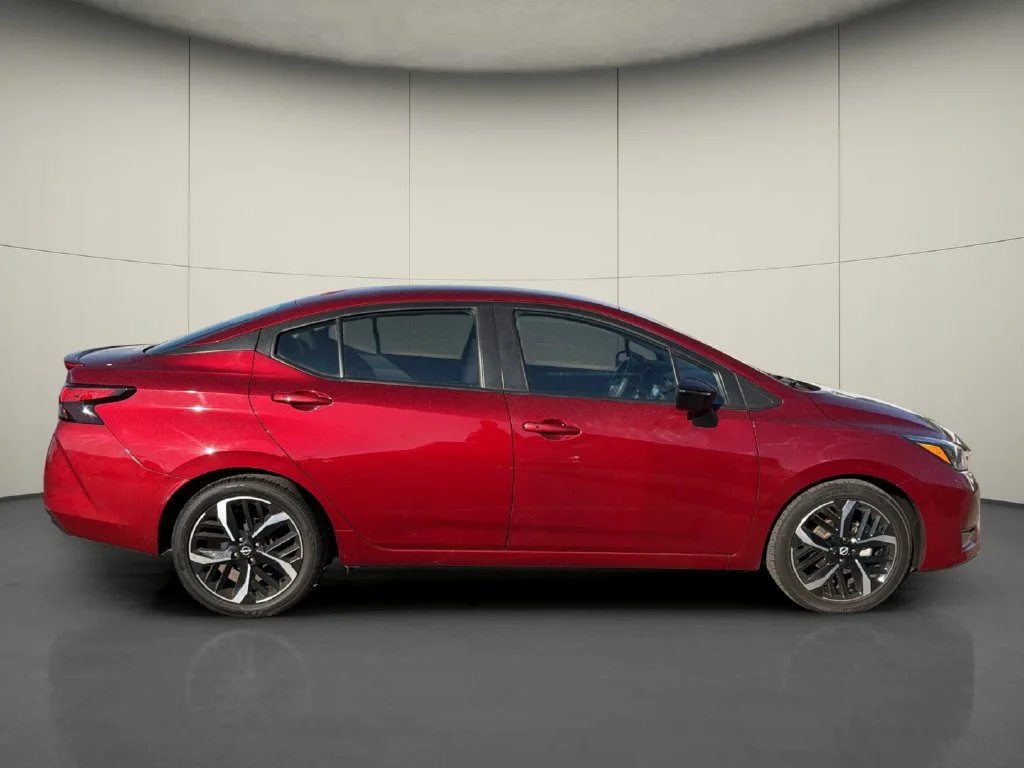 Used 2024 Red Nissan 1.6 SR image 8