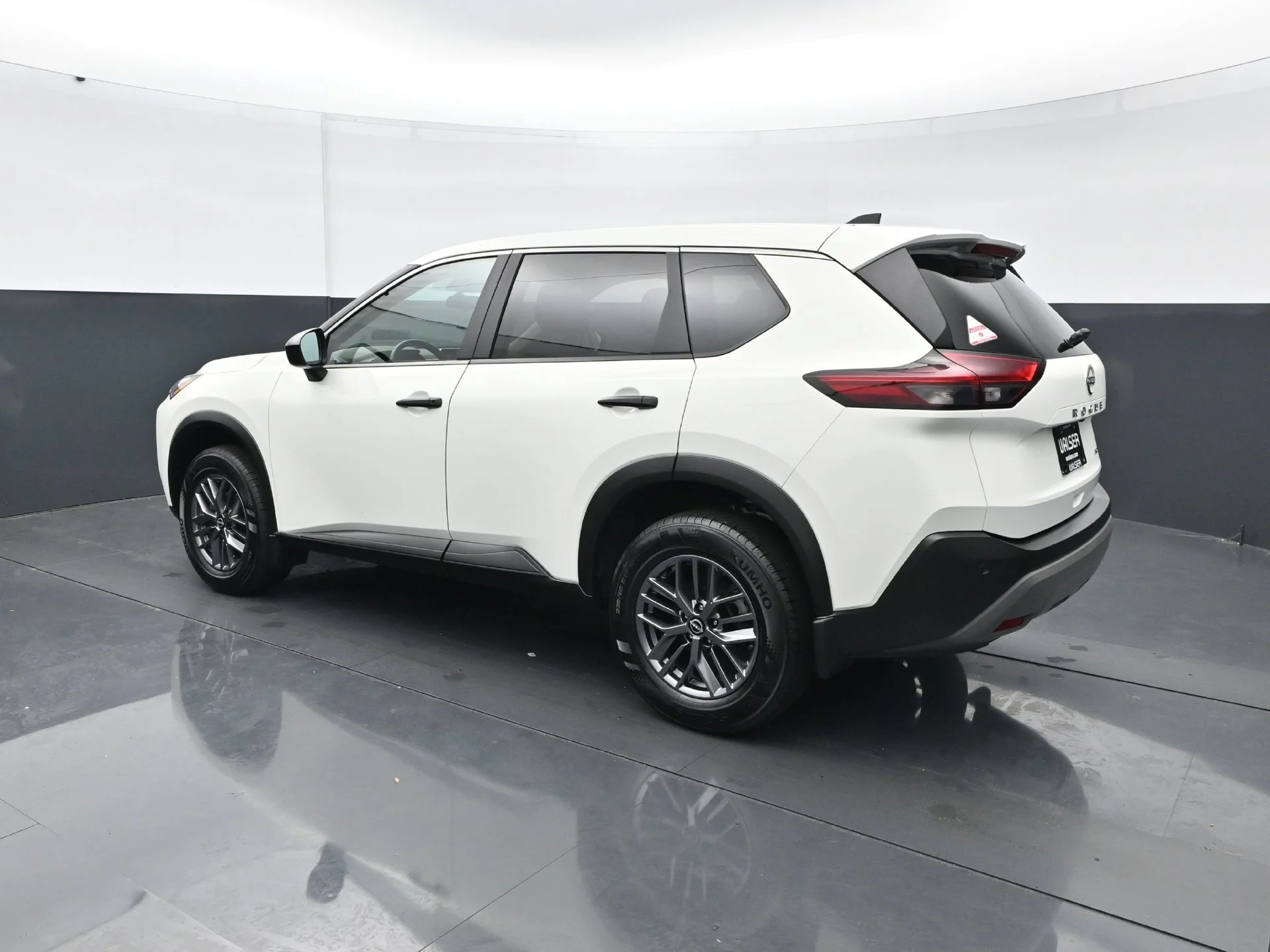 Used 2023 Glacier White Nissan S image 4