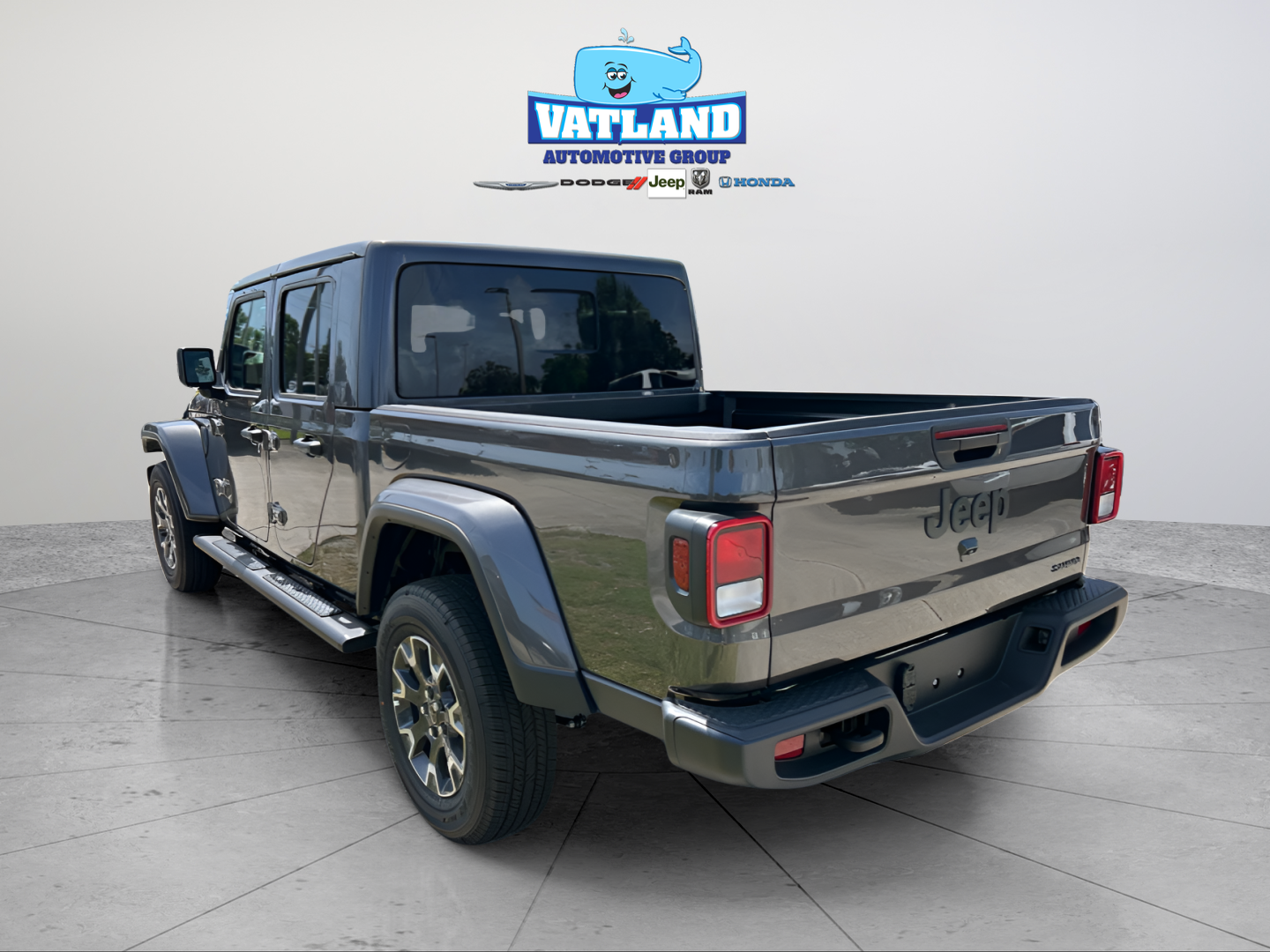 New 2026 Granite Crystal Metallic Clearcoat Jeep Sahara image 3